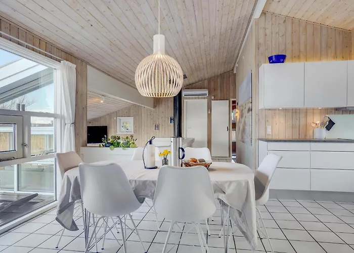 In With Kitchen